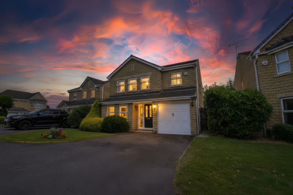 Property photo 1 of 43 Twilight Front