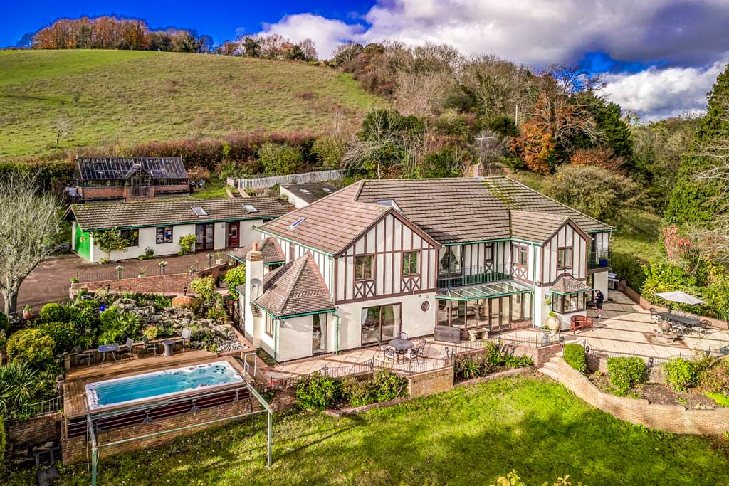 Property photo 1 of 19