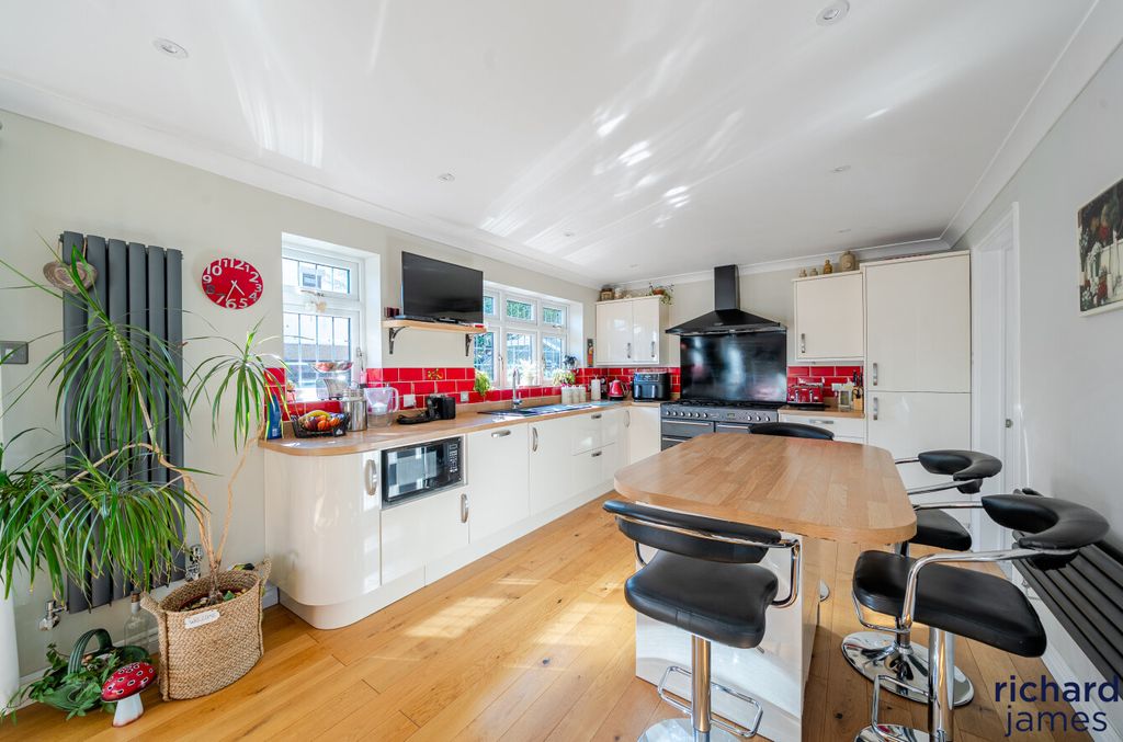 Property photo 3 of 24 A3062F376B26495Ca8F32883857833d0