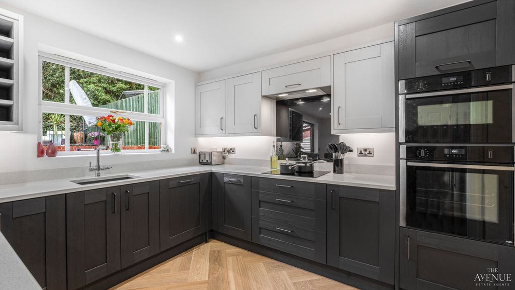 Property photo 3 of 22 4578167