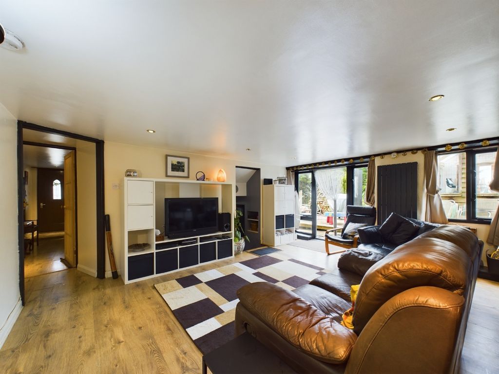 Property photo 2 of 18 3359326