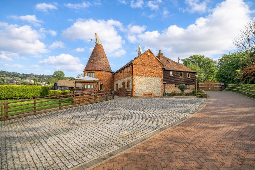 Property photo 3 of 36