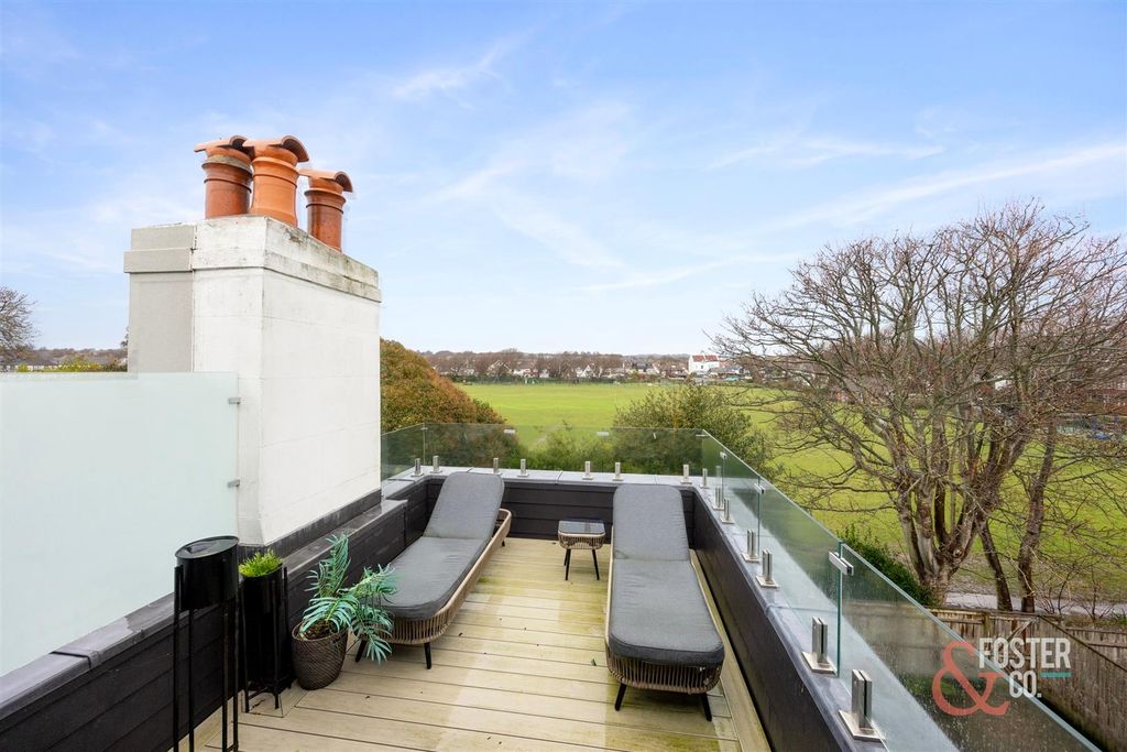 Property photo 3 of 41 Marine Avenue 23-010.Jpg