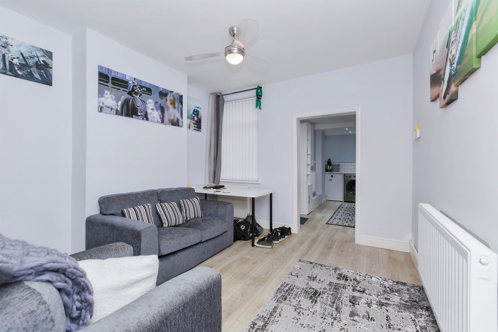 Property photo 3 of 16