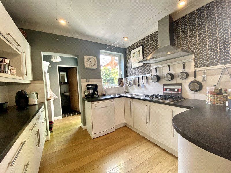 Property photo 3 of 19 Kitchen