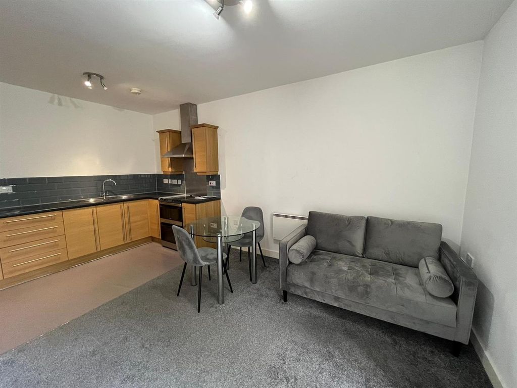 Property photo 3 of 8