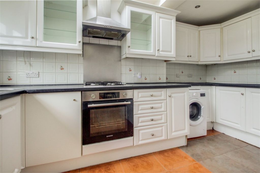 Property photo 2 of 12