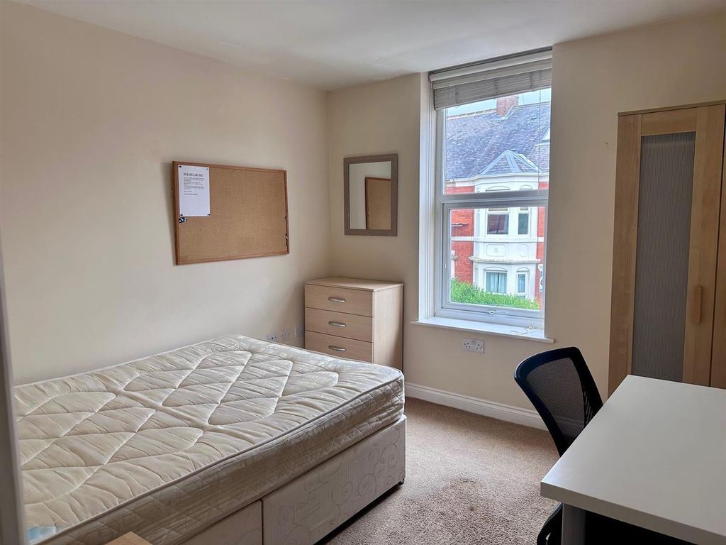 Additional image 9 of 6 bed shared accommodation to rentHolmwood Grove, West Jesmond, Jesmond, Upon Tyne NE2