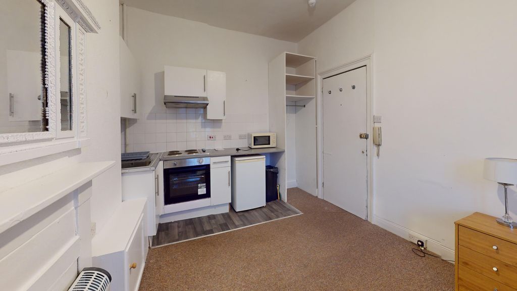 Property photo 2 of 3