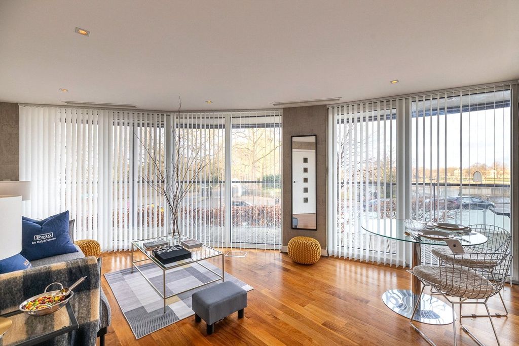 Property photo 1 of 10 Reception Room