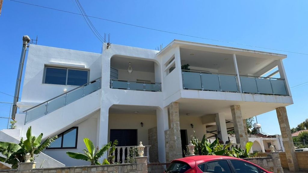 Property photo 1 of 36