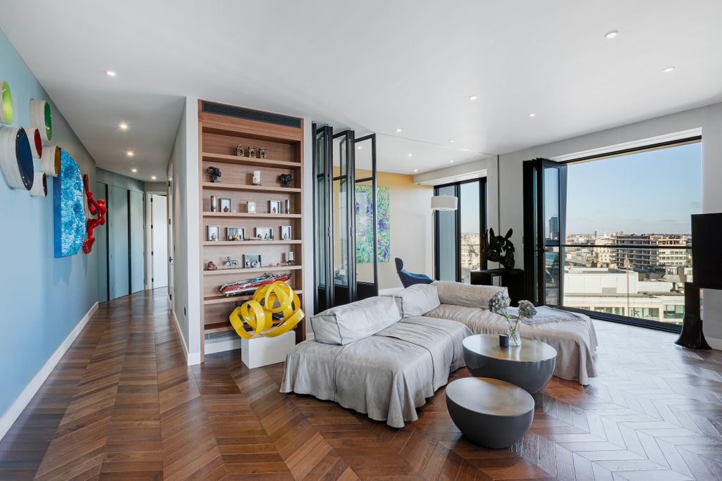 Property photo 2 of 13