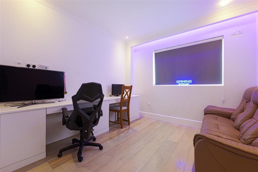 Additional image 21 of 6 bed detached house to rentFarnham House, Merton Lane, Canterbury CT4
