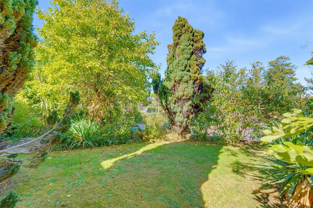 Property photo 3 of 21