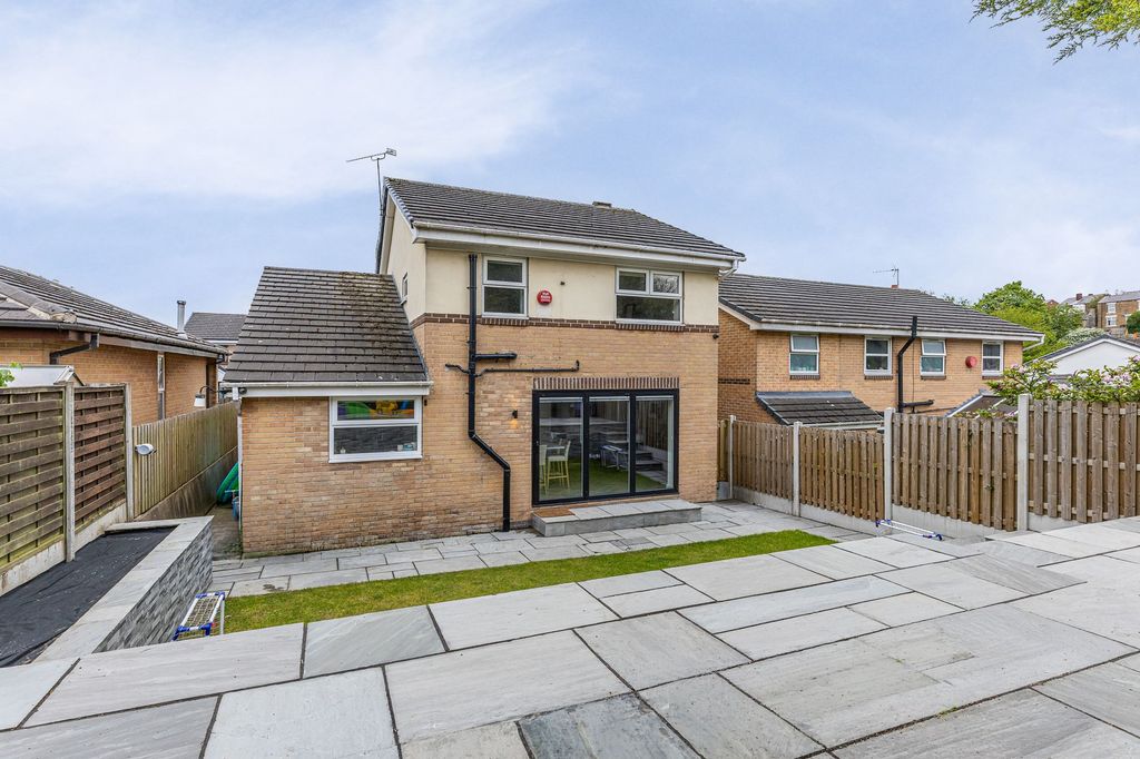 Property photo 3 of 45