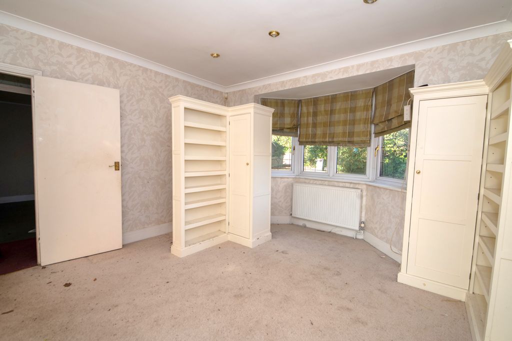 Property photo 2 of 23