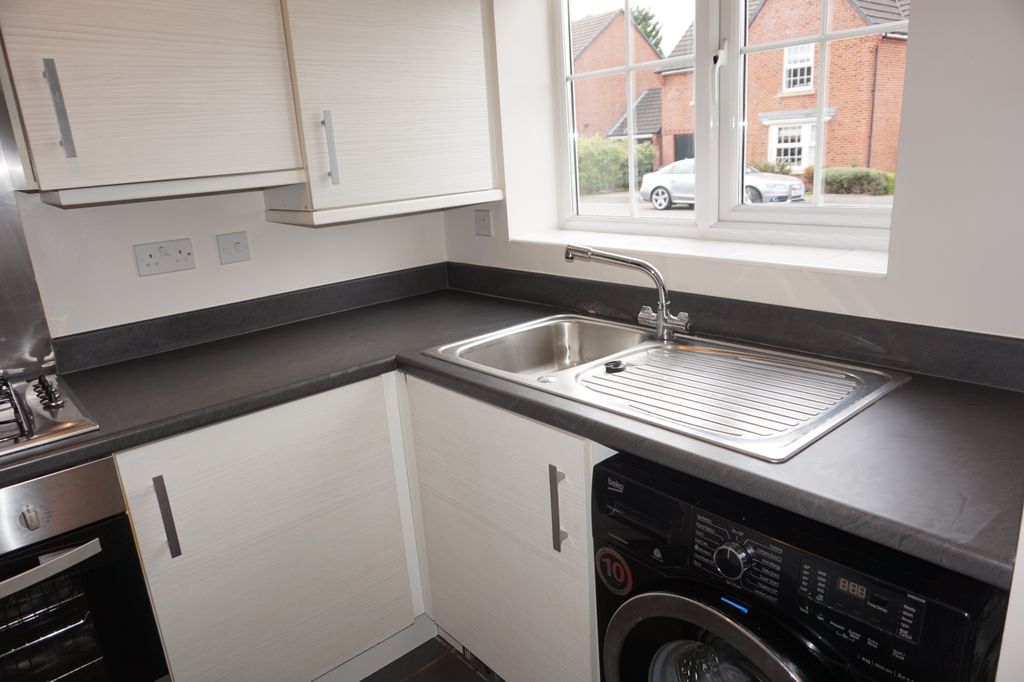 Property photo 3 of 14 Kitchen