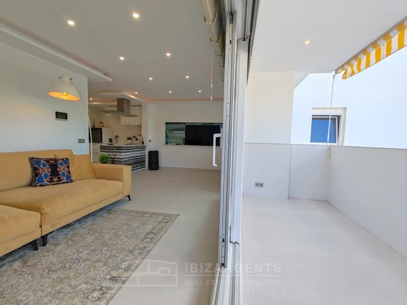 Property photo 1 of 28