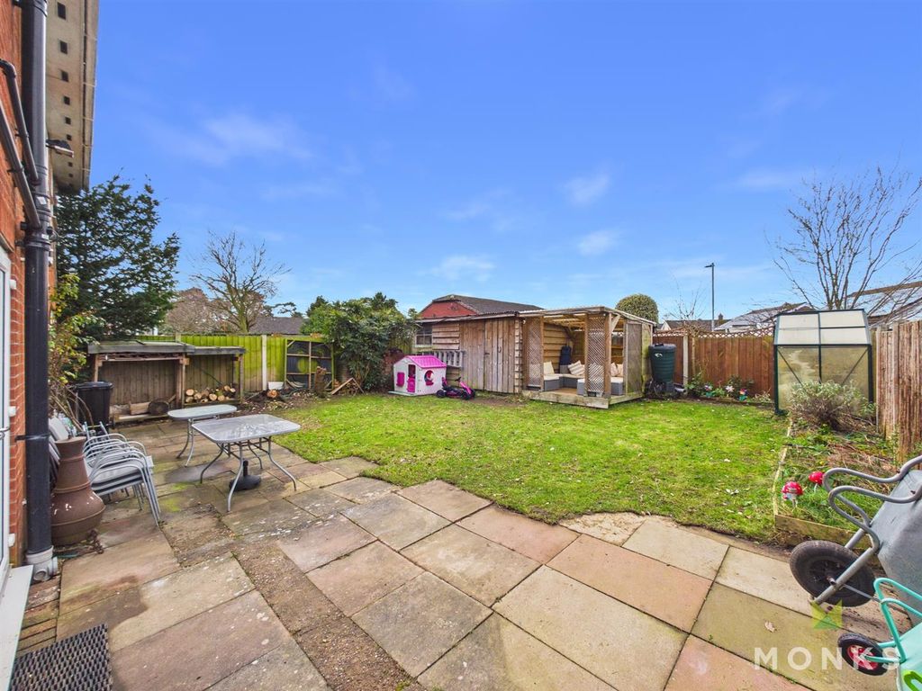 Property photo 3 of 19 Cam01348G0-Pr0790-Still016.Jpg