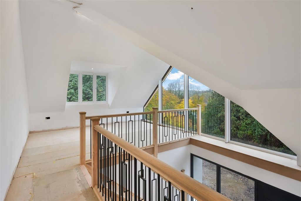 Additional image 27 of 6 bed property for saleHazelwood Lane, Chipstead, Coulsdon CR5