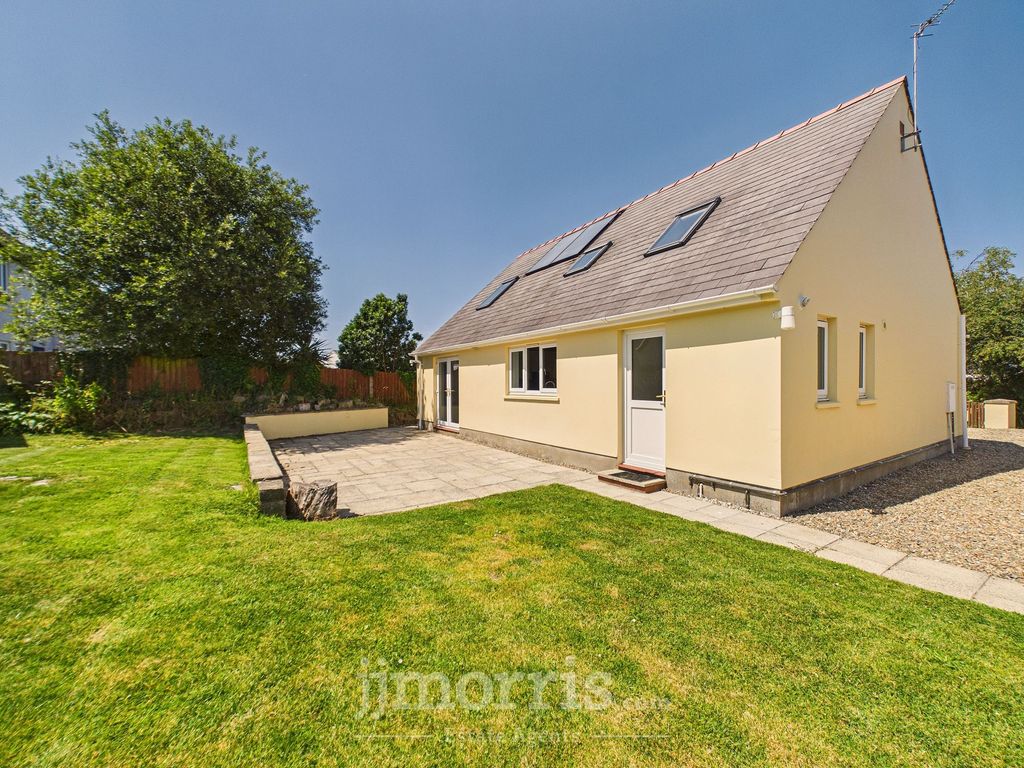 Property photo 2 of 25
