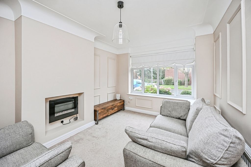 Property photo 2 of 16 Photo