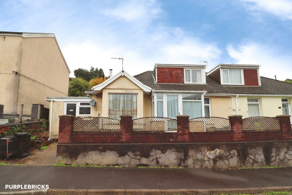 Property photo 2 of 35