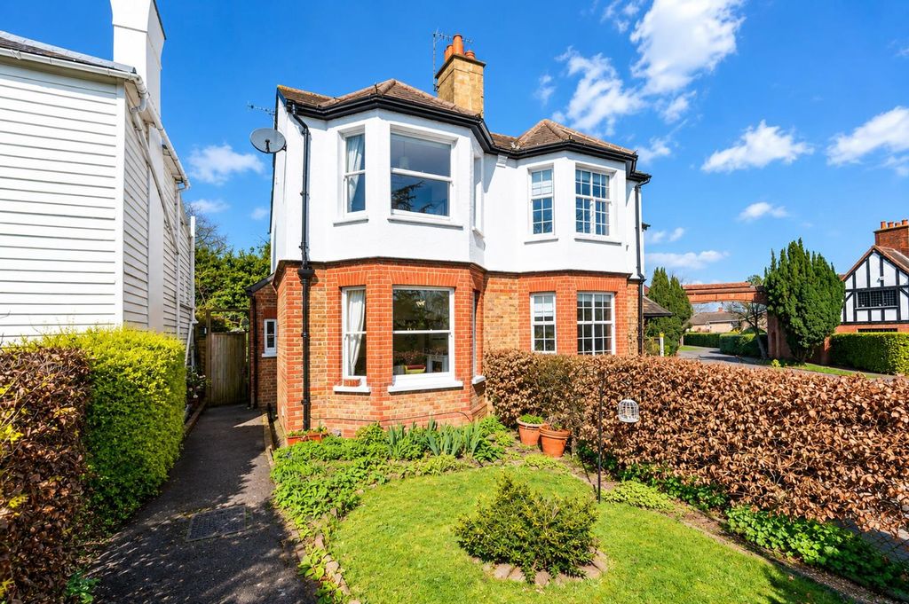 Property photo 1 of 17 West Hill 1