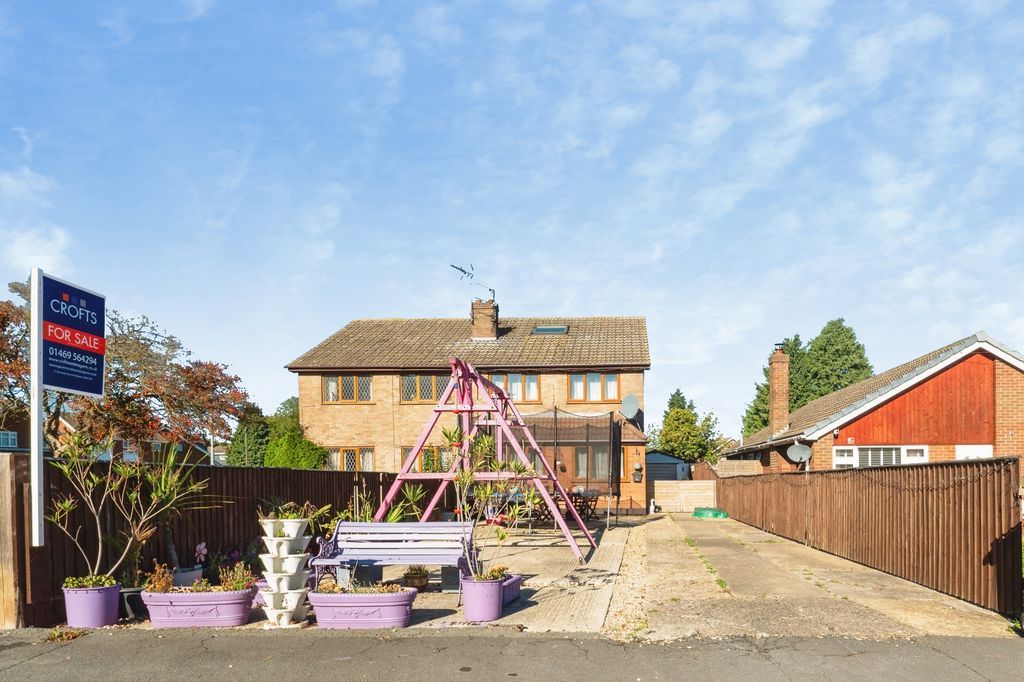 Property photo 1 of 19 Front