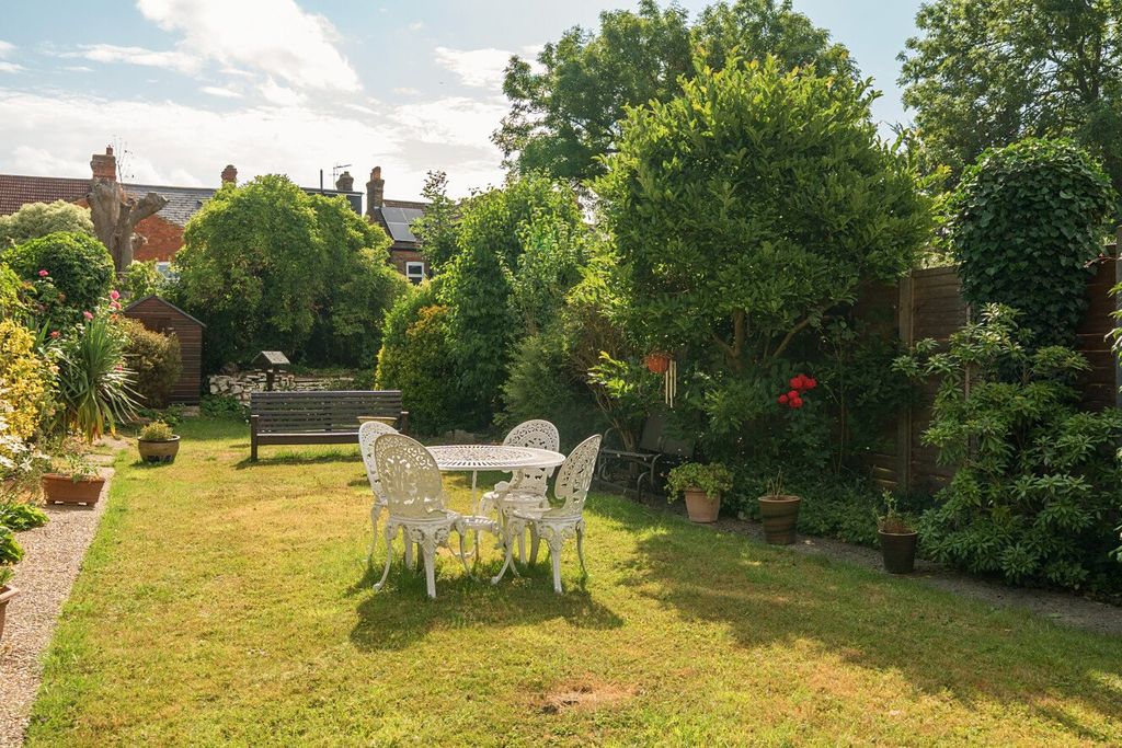 Property photo 2 of 23 Picture No. 17