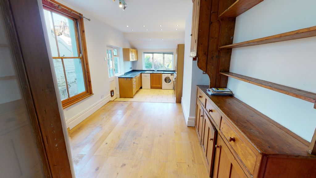 Property photo 3 of 14 47-Dongola-Road-0218