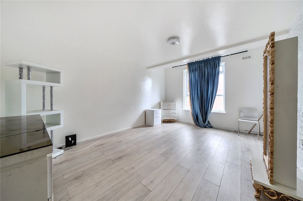 Property photo 2 of 17 Picture No. 05