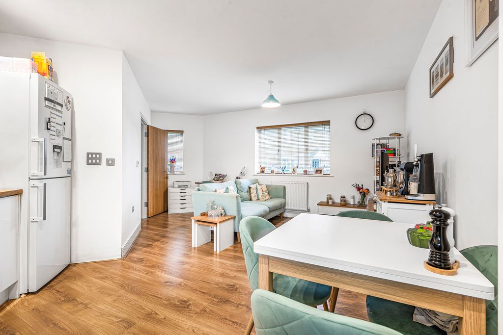 Property photo 3 of 13 Reception/Kitchen