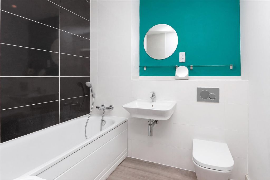 Property photo 3 of 10 Rt_Wt_Bxh_T_Job182_7 Oarsman House_24_010720262228