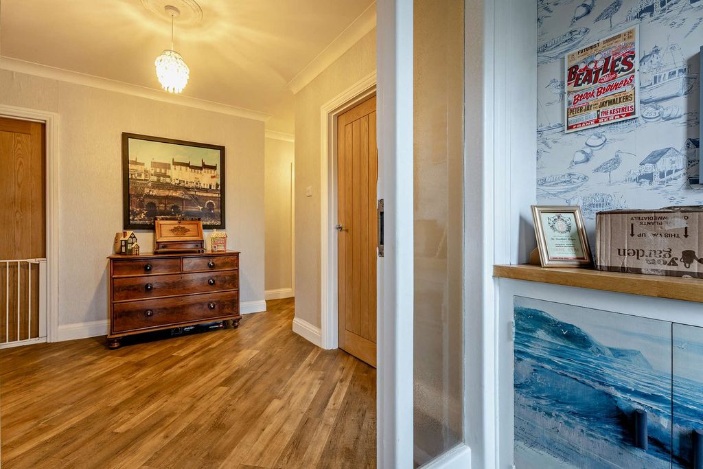 Property photo 3 of 35