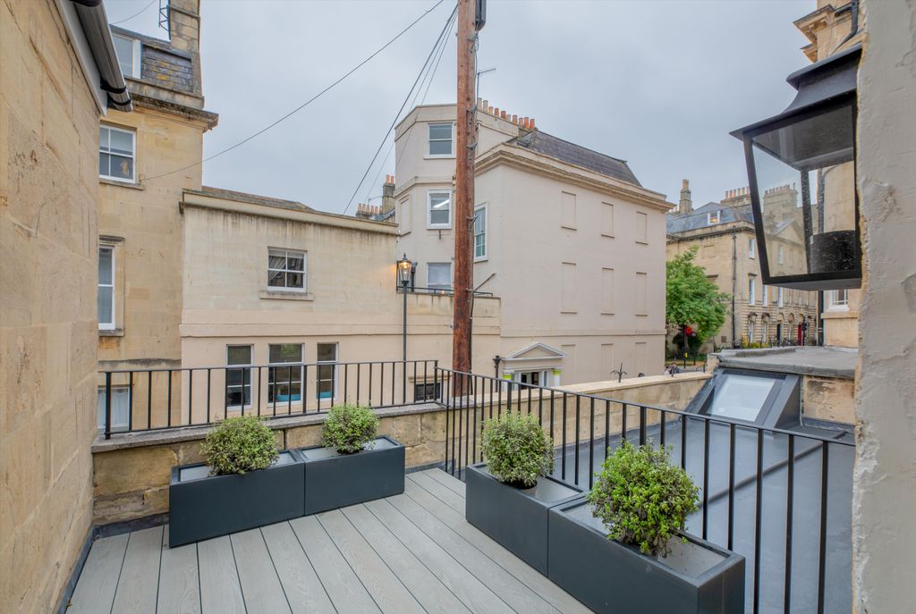 Property photo 1 of 11 Image