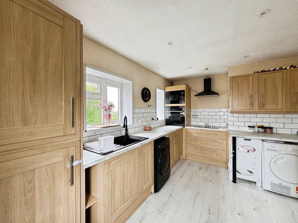 Property photo 2 of 22 5217475