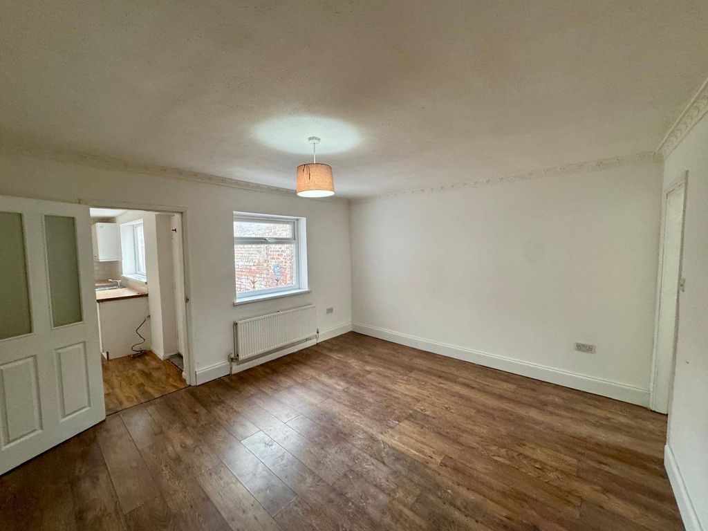 Property photo 3 of 7 Gallery