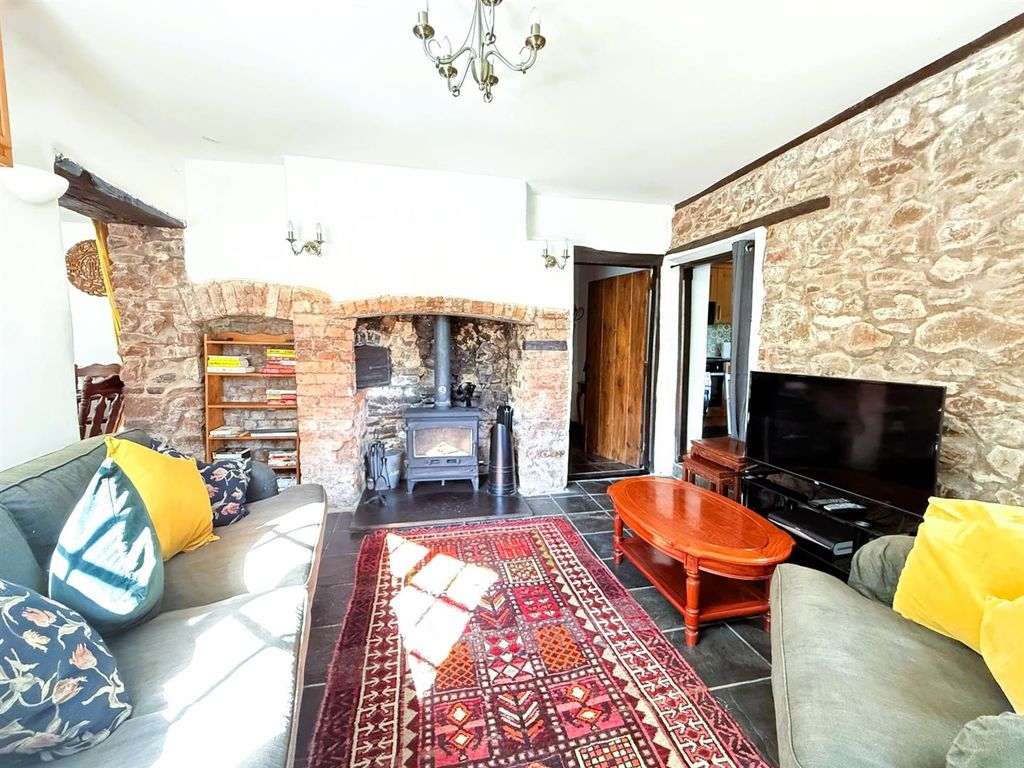Property photo 2 of 14 Sitting Room