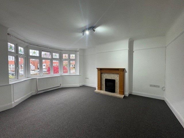 Property photo 1 of 12 Lounge