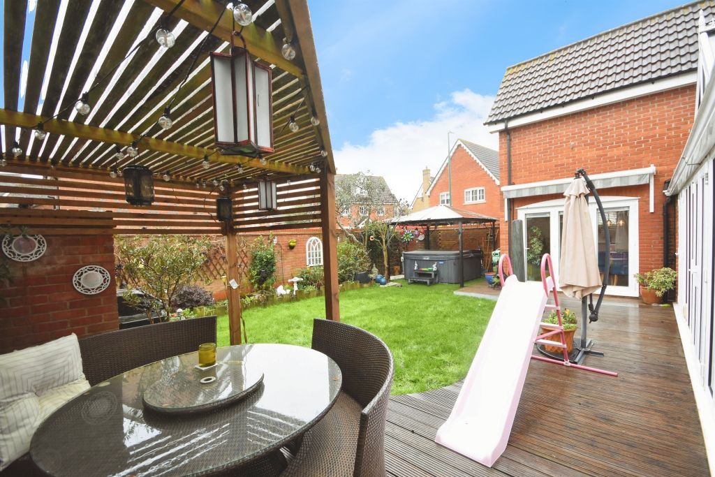 Property photo 3 of 28