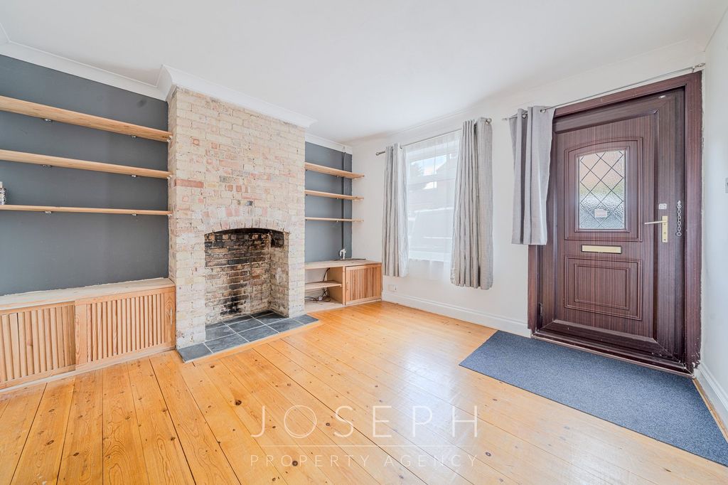 Property photo 3 of 10