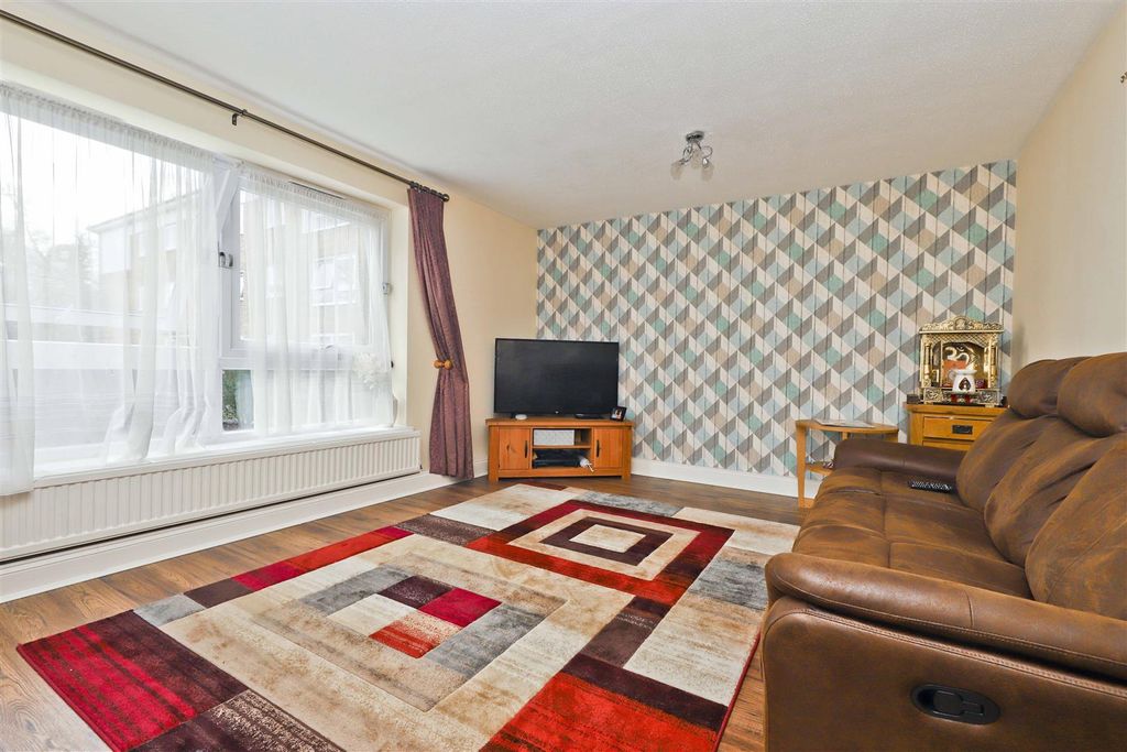 Property photo 2 of 12 Living Room