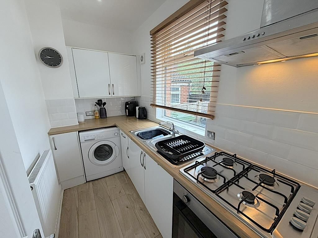 Property photo 2 of 8 Kitchen.Jpg