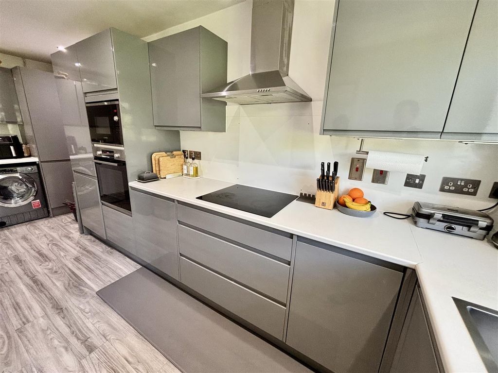 Property photo 3 of 12 Img_5031.Jpeg