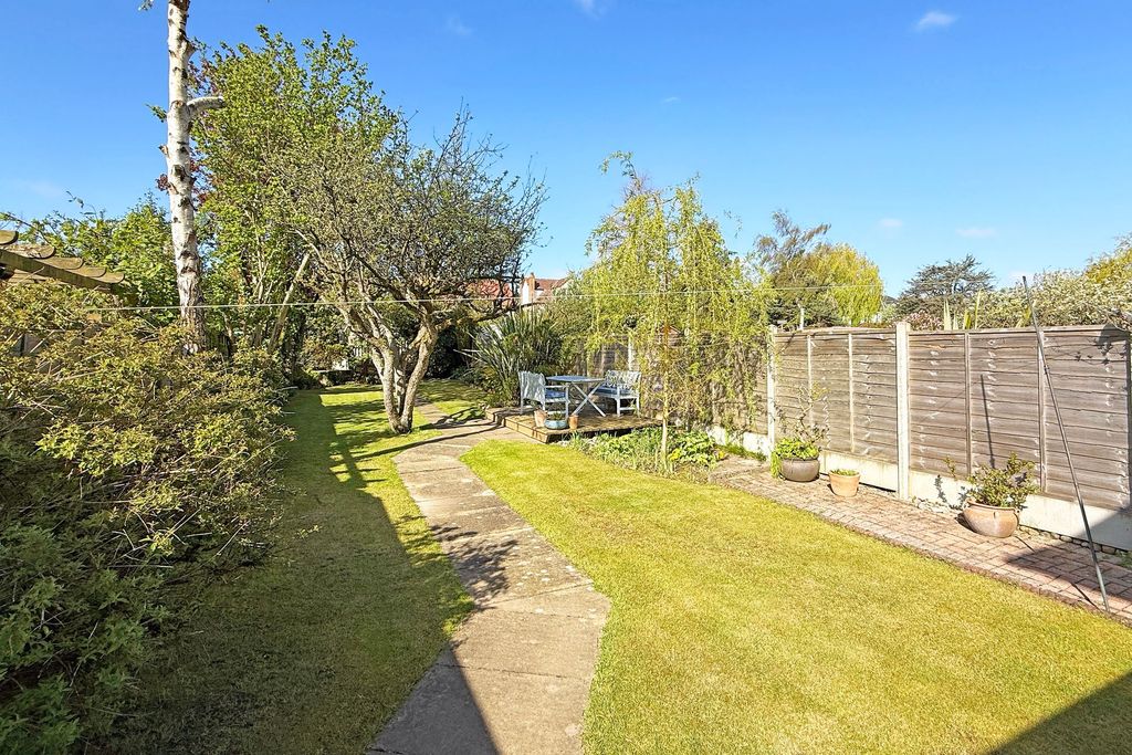 Property photo 3 of 27