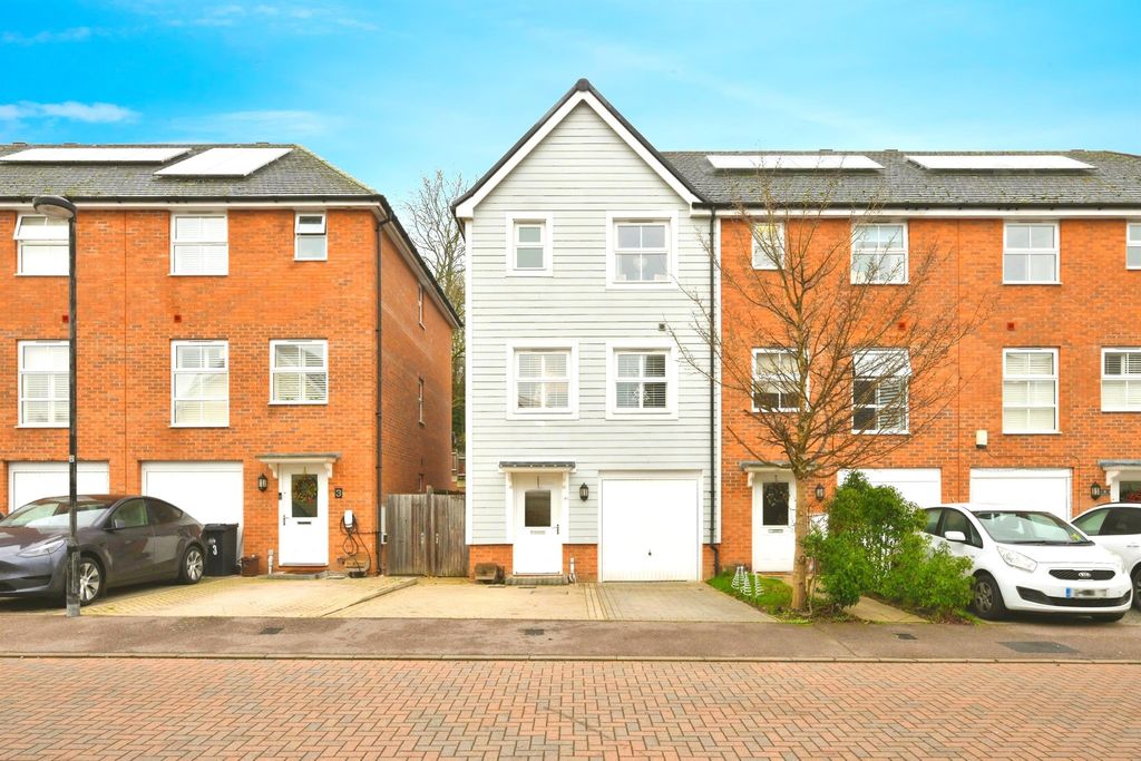 Property photo 1 of 22