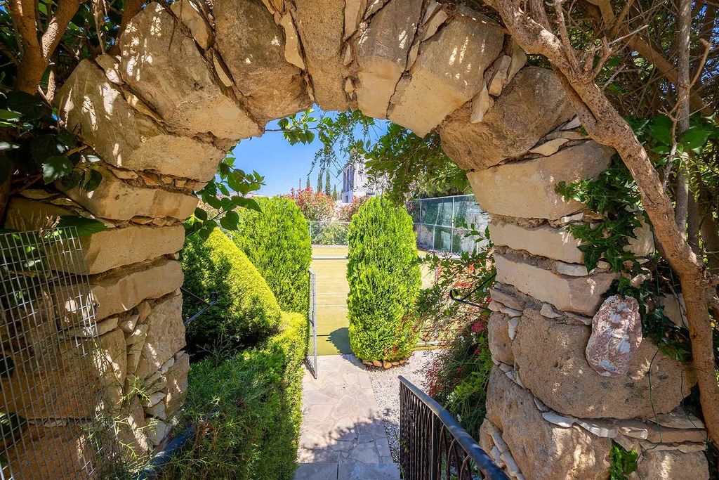 Property photo 2 of 30