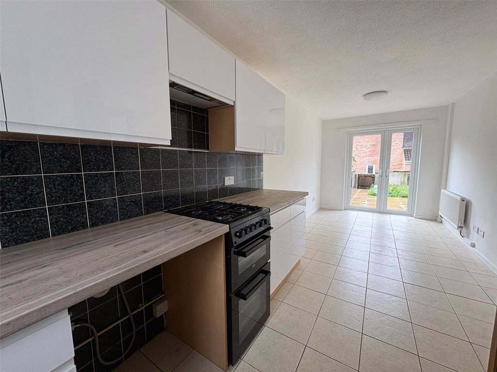 Property photo 3 of 11 Picture No. 12