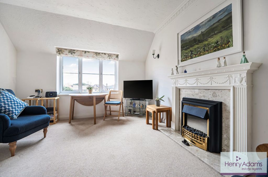 Additional image 8 of 1 bed flat for saleKing George Avenue, Petersfield GU32